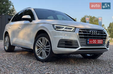 Внедорожник / Кроссовер Audi Q5 2018 в 