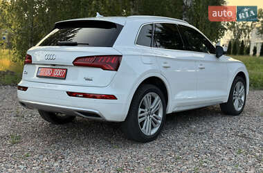 Внедорожник / Кроссовер Audi Q5 2018 в 