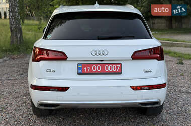 Внедорожник / Кроссовер Audi Q5 2018 в 