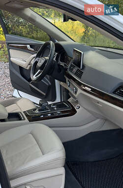 Внедорожник / Кроссовер Audi Q5 2018 в 
