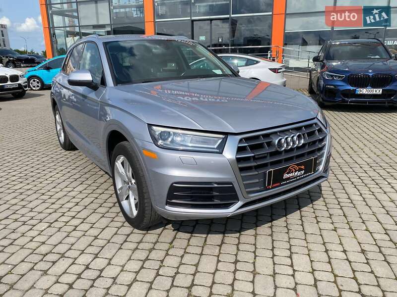 Внедорожник / Кроссовер Audi Q5 2018 в 