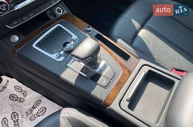 Внедорожник / Кроссовер Audi Q5 2018 в 