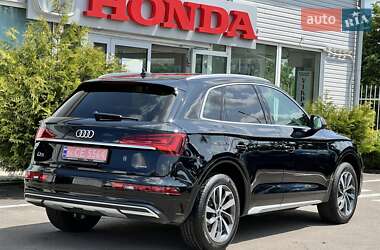 Внедорожник / Кроссовер Audi Q5 2021 в 