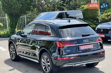Внедорожник / Кроссовер Audi Q5 2021 в 