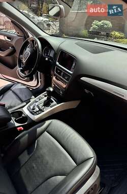 Внедорожник / Кроссовер Audi Q5 2012 в 