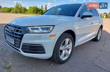 Внедорожник / Кроссовер Audi Q5 2018 в 