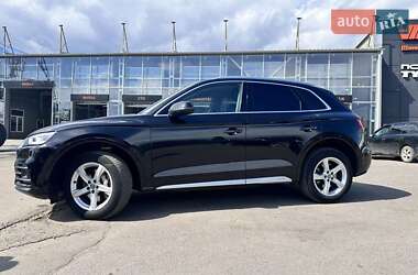 Внедорожник / Кроссовер Audi Q5 2017 в 