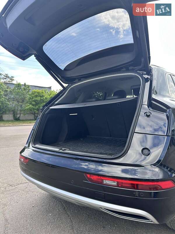 Внедорожник / Кроссовер Audi Q5 2017 в Николаеве