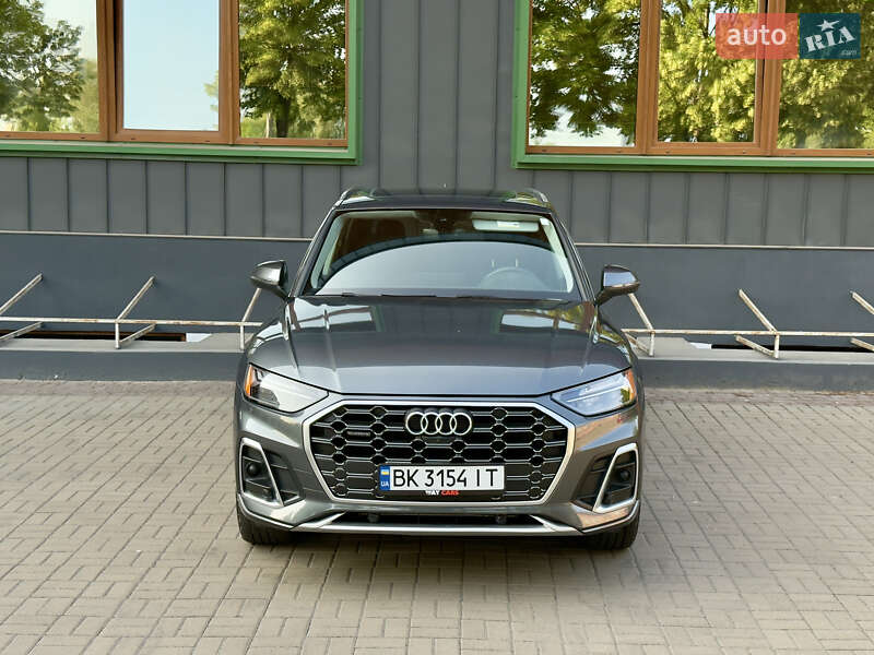 Внедорожник / Кроссовер Audi Q5 2021 в Ровно