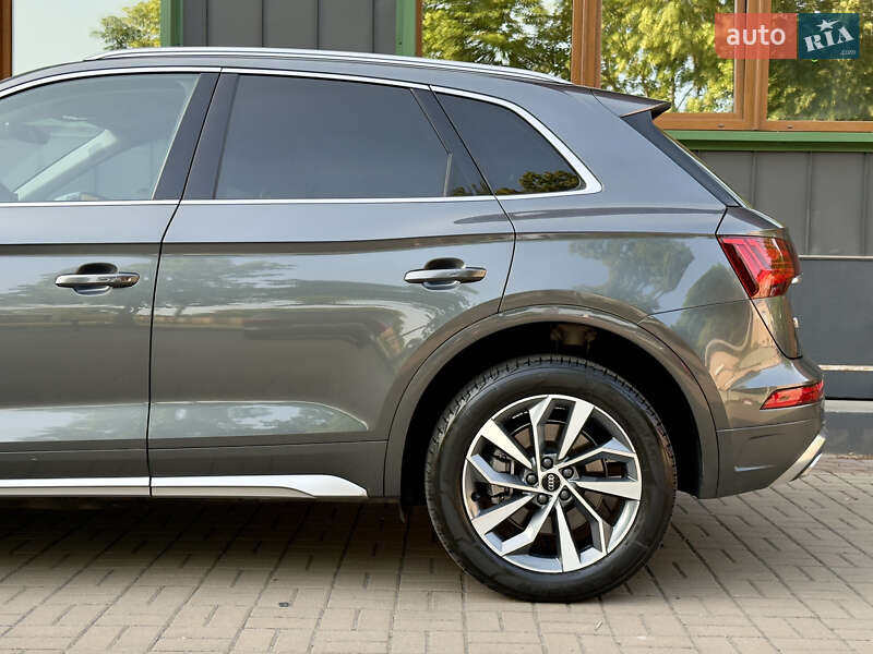 Внедорожник / Кроссовер Audi Q5 2021 в Ровно