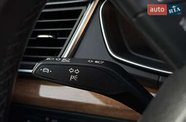 Позашляховик / Кросовер Audi Q5 2021 в 