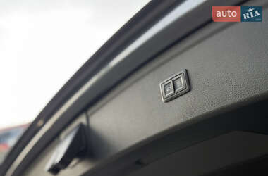 Позашляховик / Кросовер Audi Q5 2021 в 