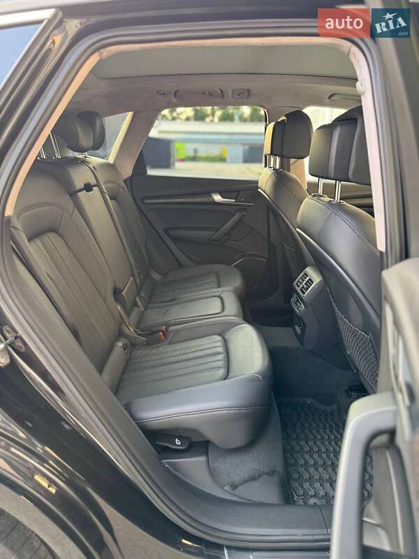 Внедорожник / Кроссовер Audi Q5 2017 в Киеве