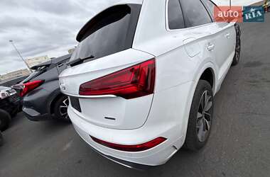 Внедорожник / Кроссовер Audi Q5 2021 в 