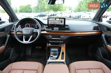 Внедорожник / Кроссовер Audi Q5 2021 в 