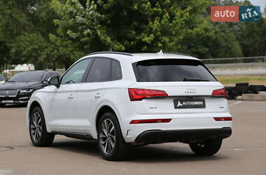Внедорожник / Кроссовер Audi Q5 2021 в 