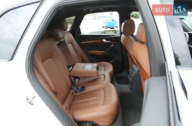 Внедорожник / Кроссовер Audi Q5 2021 в 