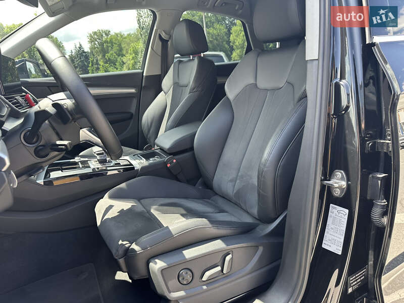 Внедорожник / Кроссовер Audi Q5 2021 в Киеве