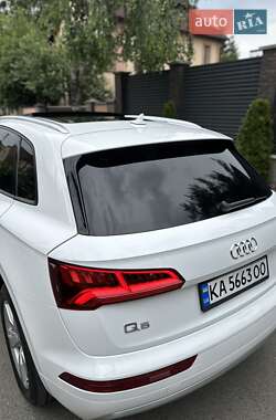 Внедорожник / Кроссовер Audi Q5 2018 в 