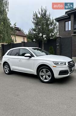 Внедорожник / Кроссовер Audi Q5 2018 в 