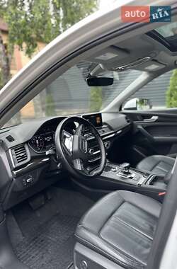 Внедорожник / Кроссовер Audi Q5 2018 в 