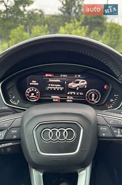 Внедорожник / Кроссовер Audi Q5 2018 в 