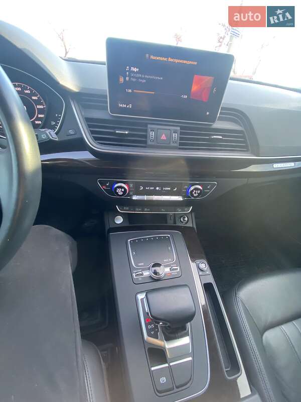 Внедорожник / Кроссовер Audi Q5 2018 в Одессе