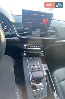 Внедорожник / Кроссовер Audi Q5 2018 в 