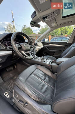 Внедорожник / Кроссовер Audi Q5 2018 в 