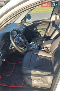 Внедорожник / Кроссовер Audi Q5 2016 в 