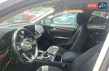 Внедорожник / Кроссовер Audi Q5 2021 в 