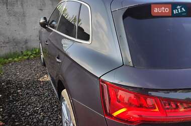 Позашляховик / Кросовер Audi Q5 2018 в 