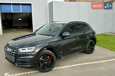 Внедорожник / Кроссовер Audi Q5 2018 в 