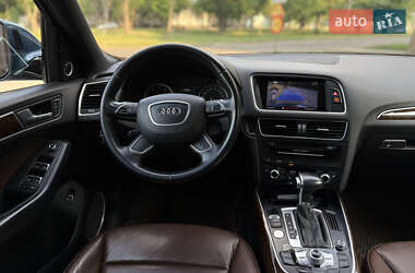 Внедорожник / Кроссовер Audi Q5 2015 в 