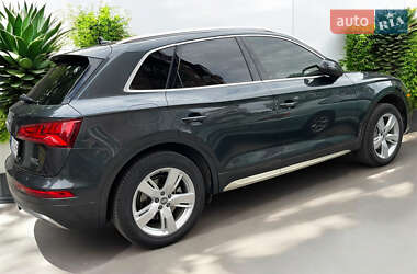 Внедорожник / Кроссовер Audi Q5 2017 в 