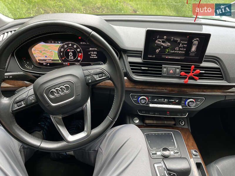 Позашляховик / Кросовер Audi Q5 2017 в Нововолинську
