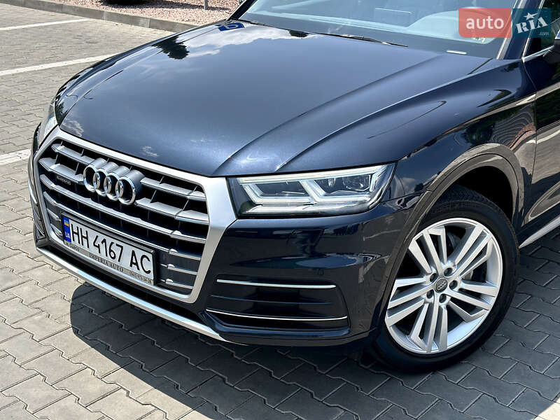 Внедорожник / Кроссовер Audi Q5 2019 в Одессе