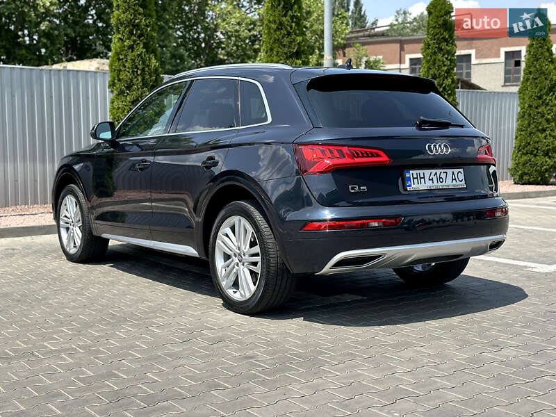 Внедорожник / Кроссовер Audi Q5 2019 в Одессе