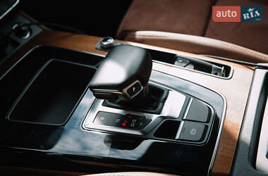Позашляховик / Кросовер Audi Q5 2021 в 