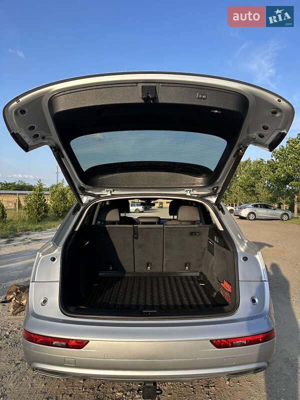 Позашляховик / Кросовер Audi Q5 2019 в Одесі