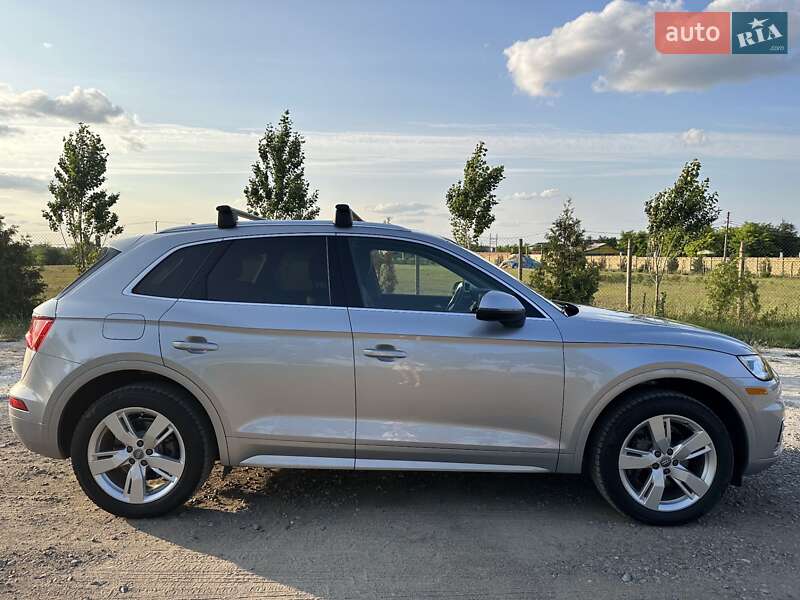 Позашляховик / Кросовер Audi Q5 2019 в Одесі