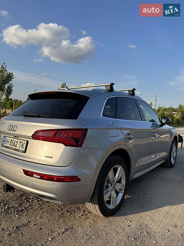 Позашляховик / Кросовер Audi Q5 2019 в Одесі