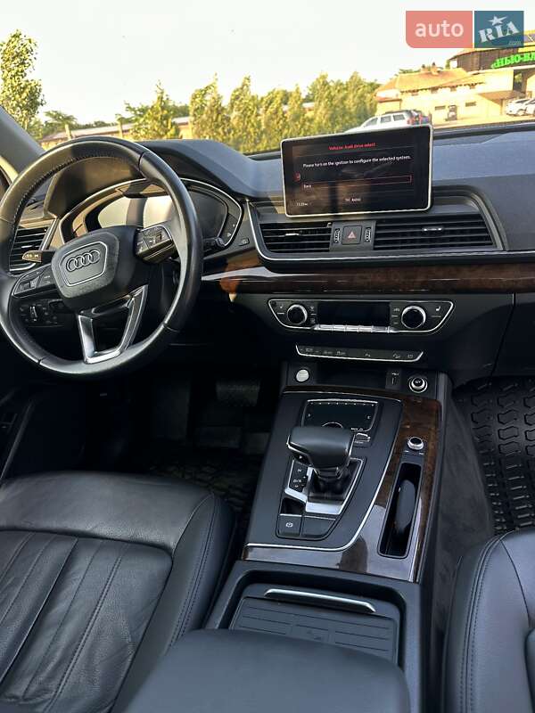 Позашляховик / Кросовер Audi Q5 2019 в Одесі