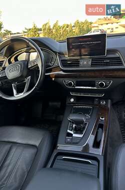 Внедорожник / Кроссовер Audi Q5 2019 в 