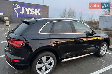 Внедорожник / Кроссовер Audi Q5 2017 в 