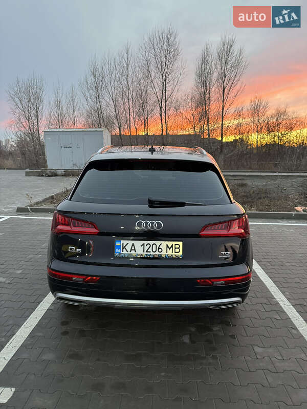 Внедорожник / Кроссовер Audi Q5 2017 в Киеве