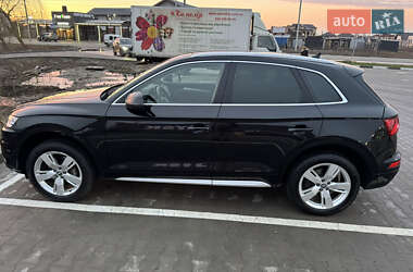 Внедорожник / Кроссовер Audi Q5 2017 в 