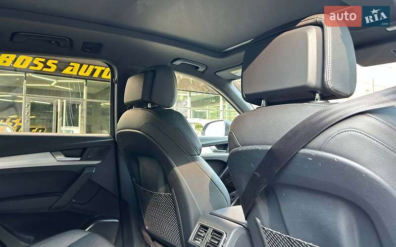 Внедорожник / Кроссовер Audi Q5 2017 в Черновцах