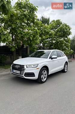Внедорожник / Кроссовер Audi Q5 2018 в 