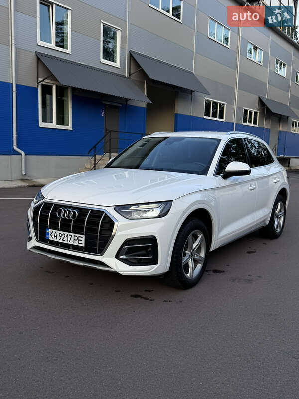 Внедорожник / Кроссовер Audi Q5 2020 в 